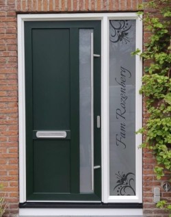 Raamfolie verticaal bloemen en naam